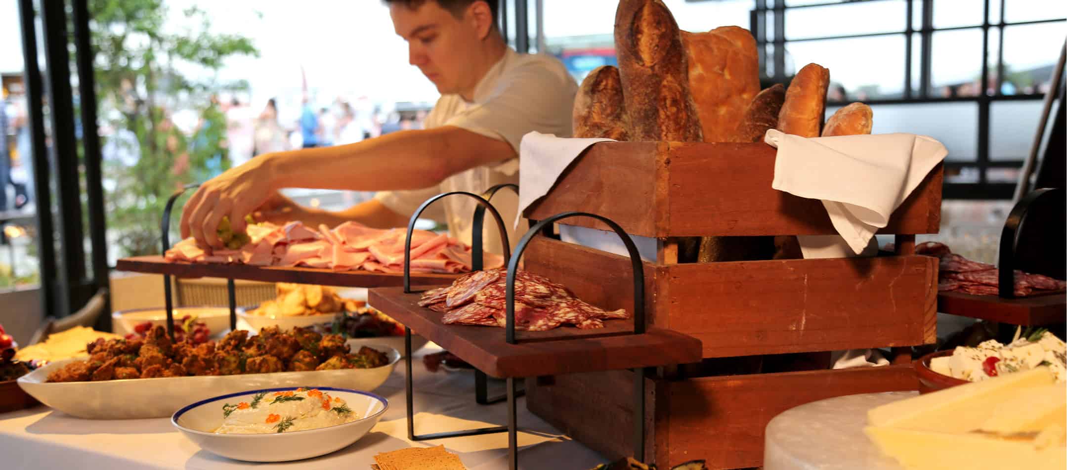 Georges Restaurant: Man serving food