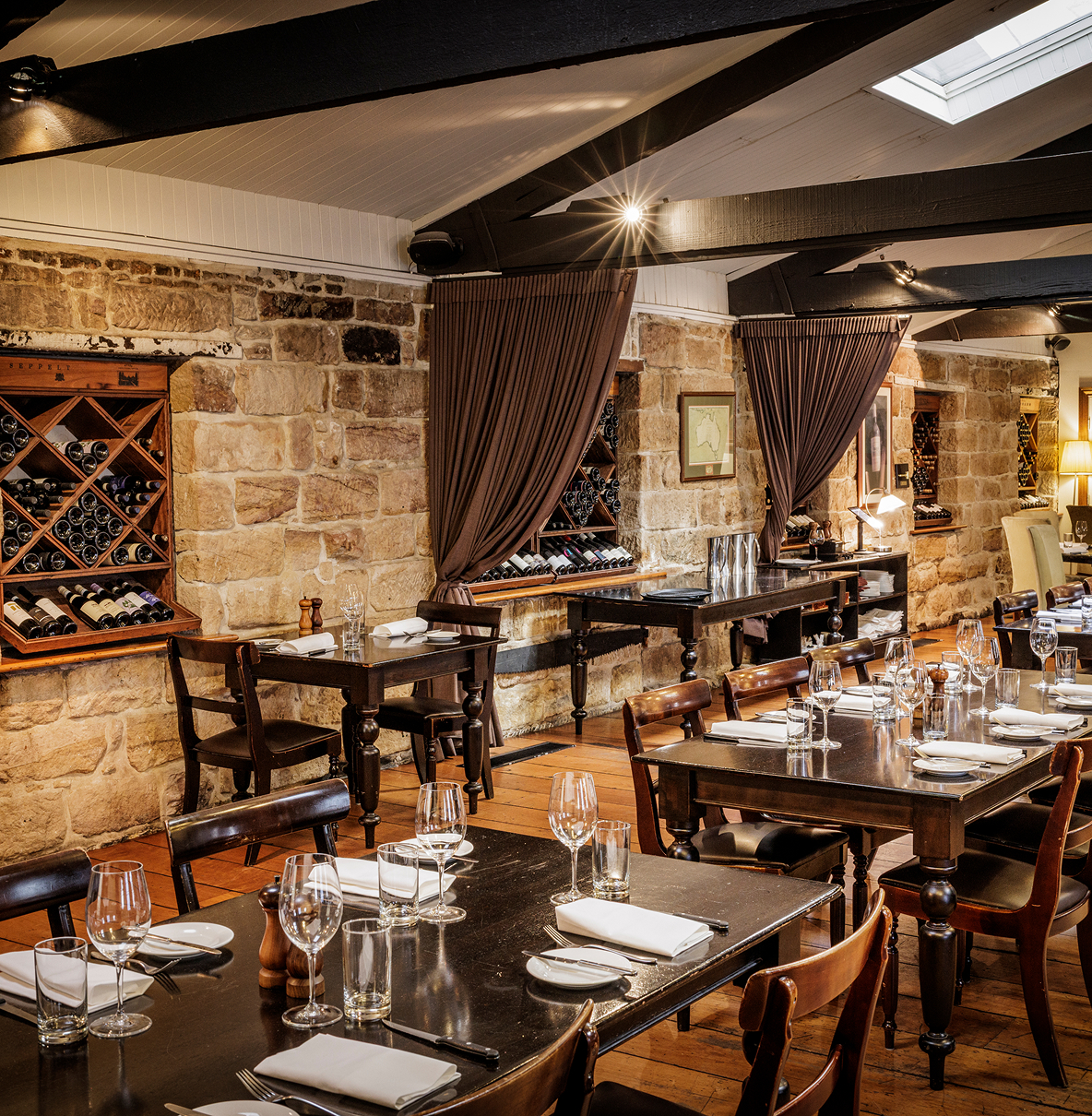 Kingsleys Steakhouse: View of restaurant interior
